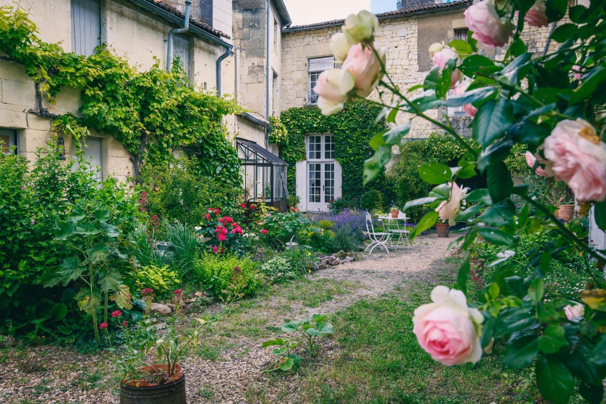 Le Prieure Sainte Croix Hotel Loudun Luaran gambar