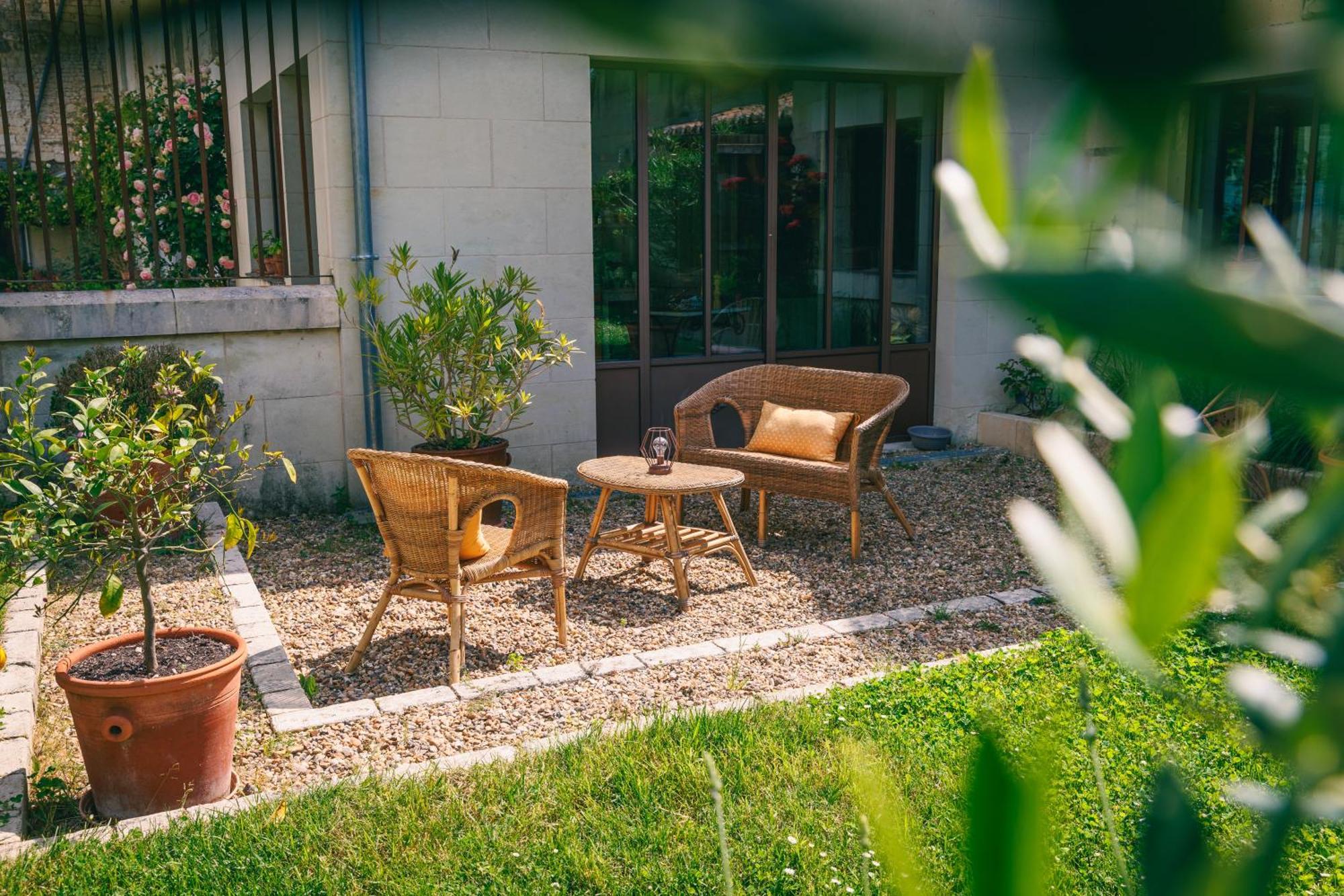 Le Prieure Sainte Croix Hotel Loudun Luaran gambar