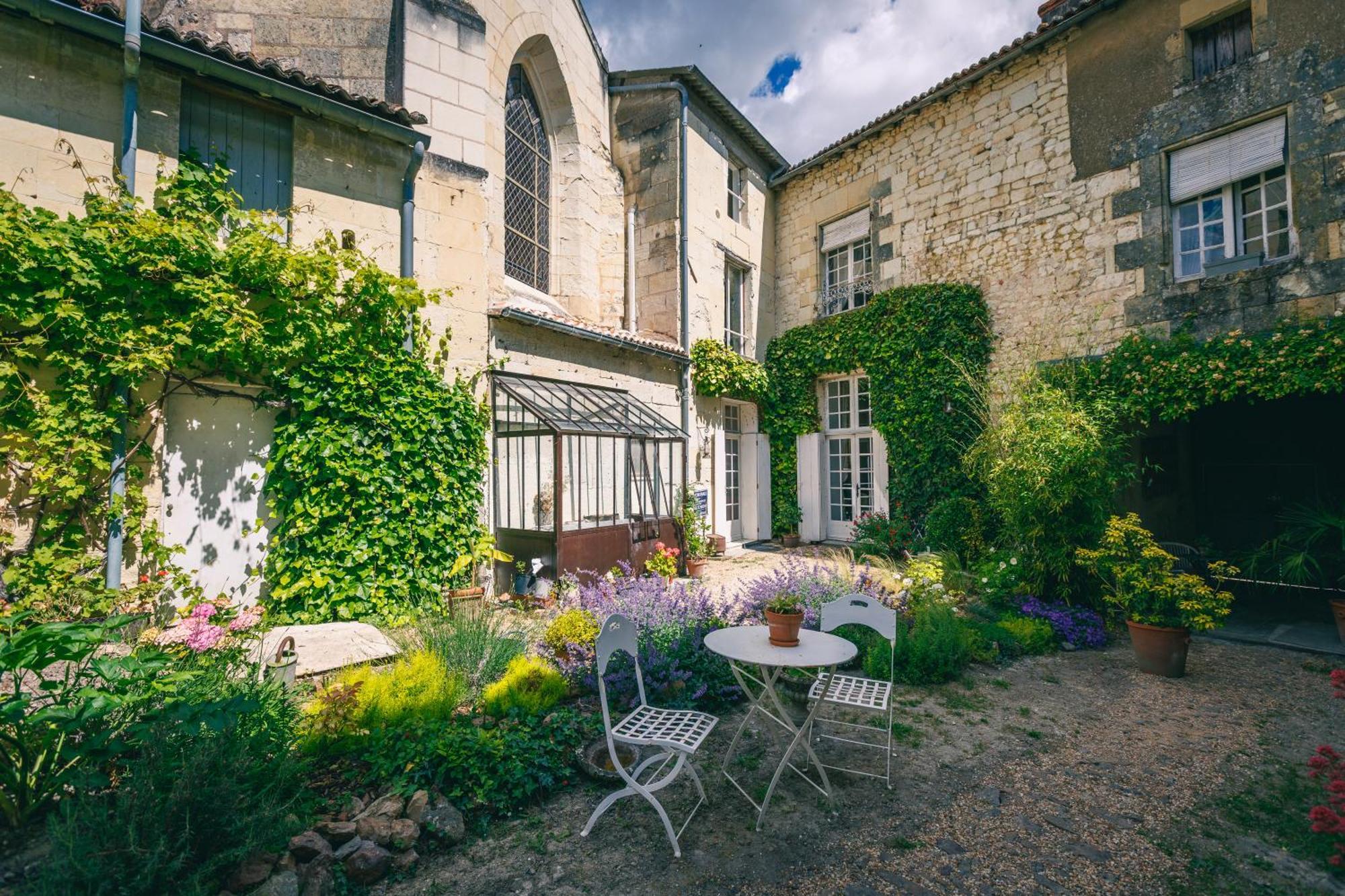 Le Prieure Sainte Croix Hotel Loudun Luaran gambar